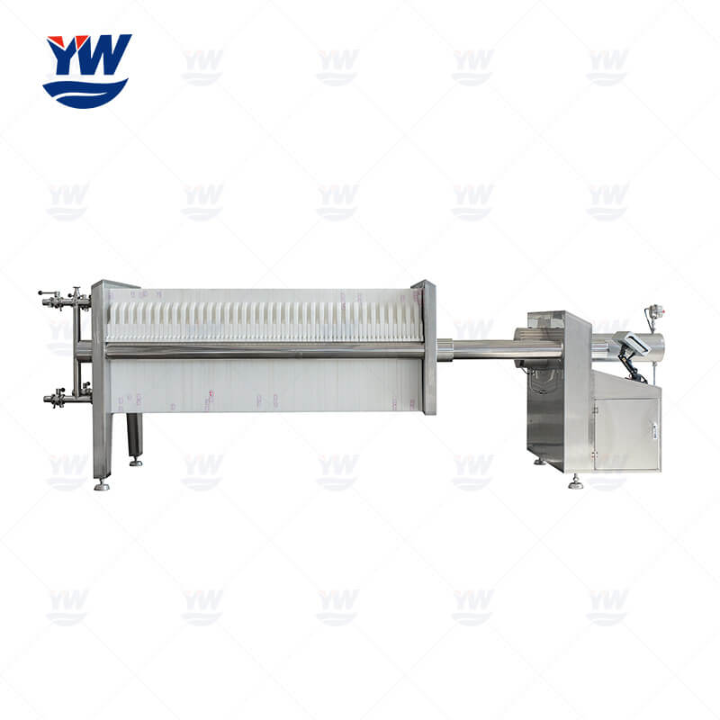 Depth filter press with enclosed filtration system for pharmaceutical industry