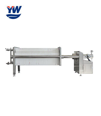 Depth filter press with enclosed filtration system for pharmaceutical industry