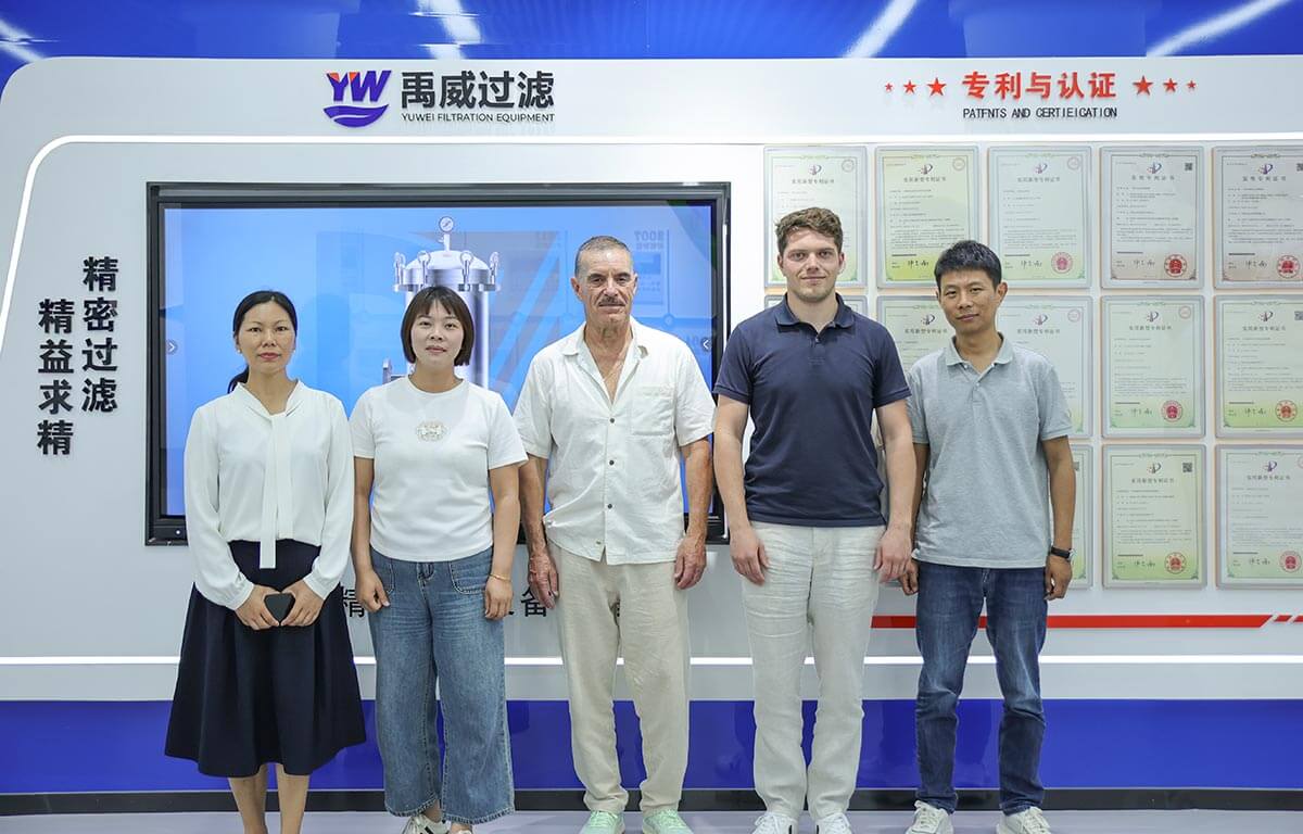 Moroccan client visits to Yuwei Filter factory